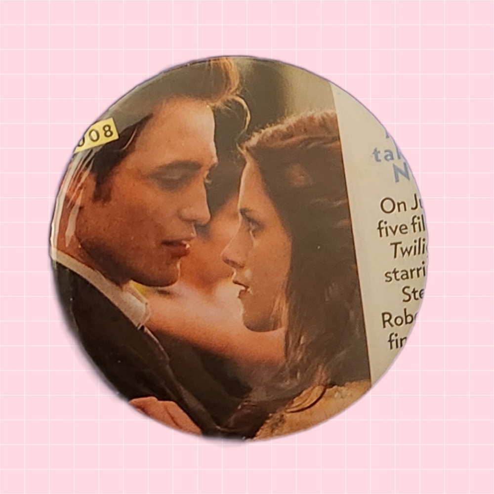 Twilight Edward and Bella 2" Pin